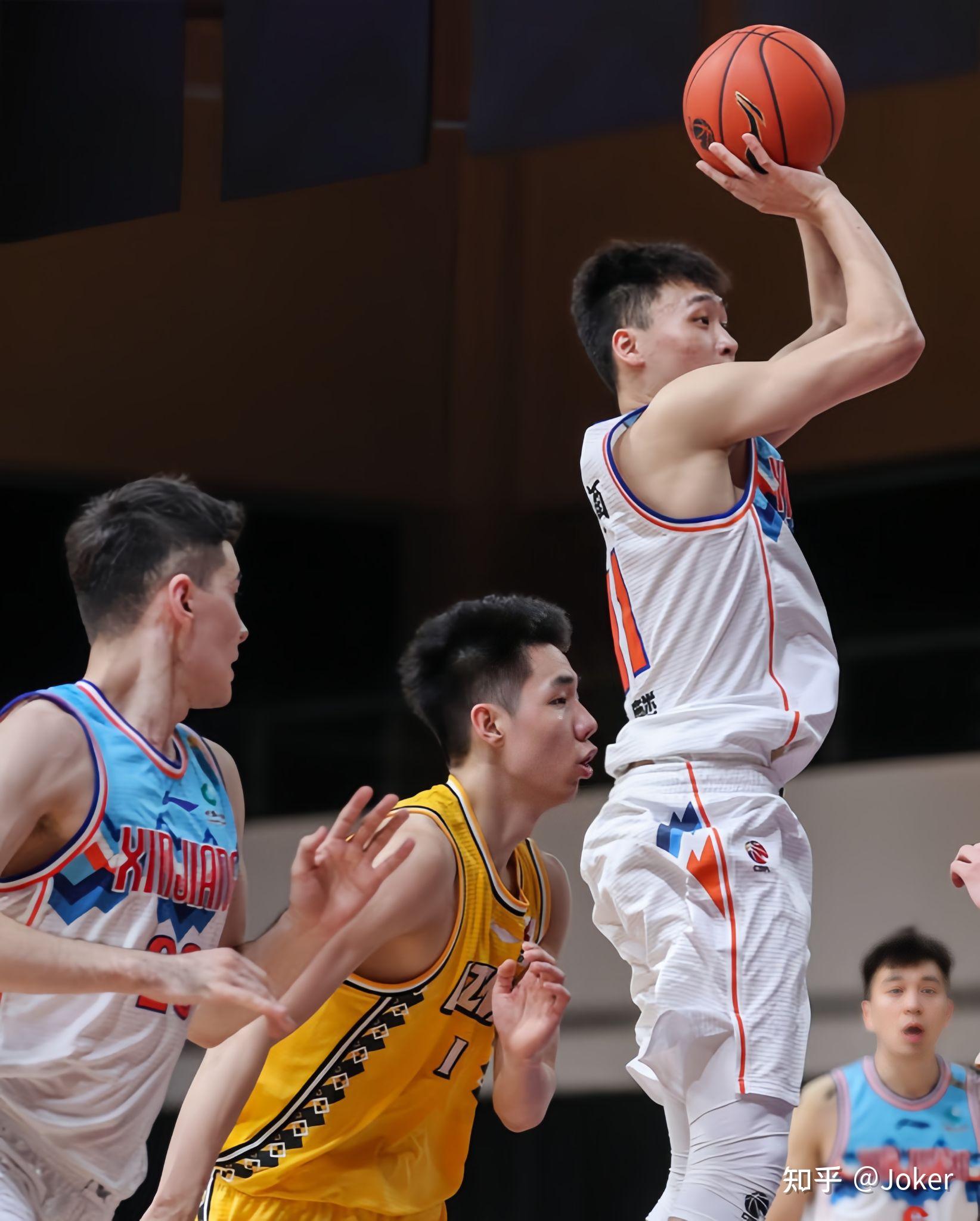 包含今晨德甲焦点战，广厦男篮完成体检，球迷炸锅，赛程密集仍需轮换的词条