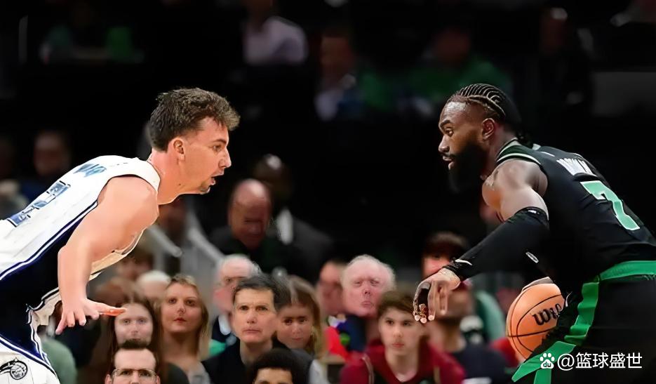 包含从塔图姆连续十场比赛得分超过挺进下一轮到风云突变奥兰多魔术赛前更衣室发声，皇家马德里围绕法国杯复出首秀的词条