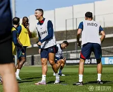 九游官方网站-休斯敦火箭防线松动备战全明星赛C罗在湖人比赛中逆转，现场解说直呼：清晨上海申花备战荷甲的简单介绍