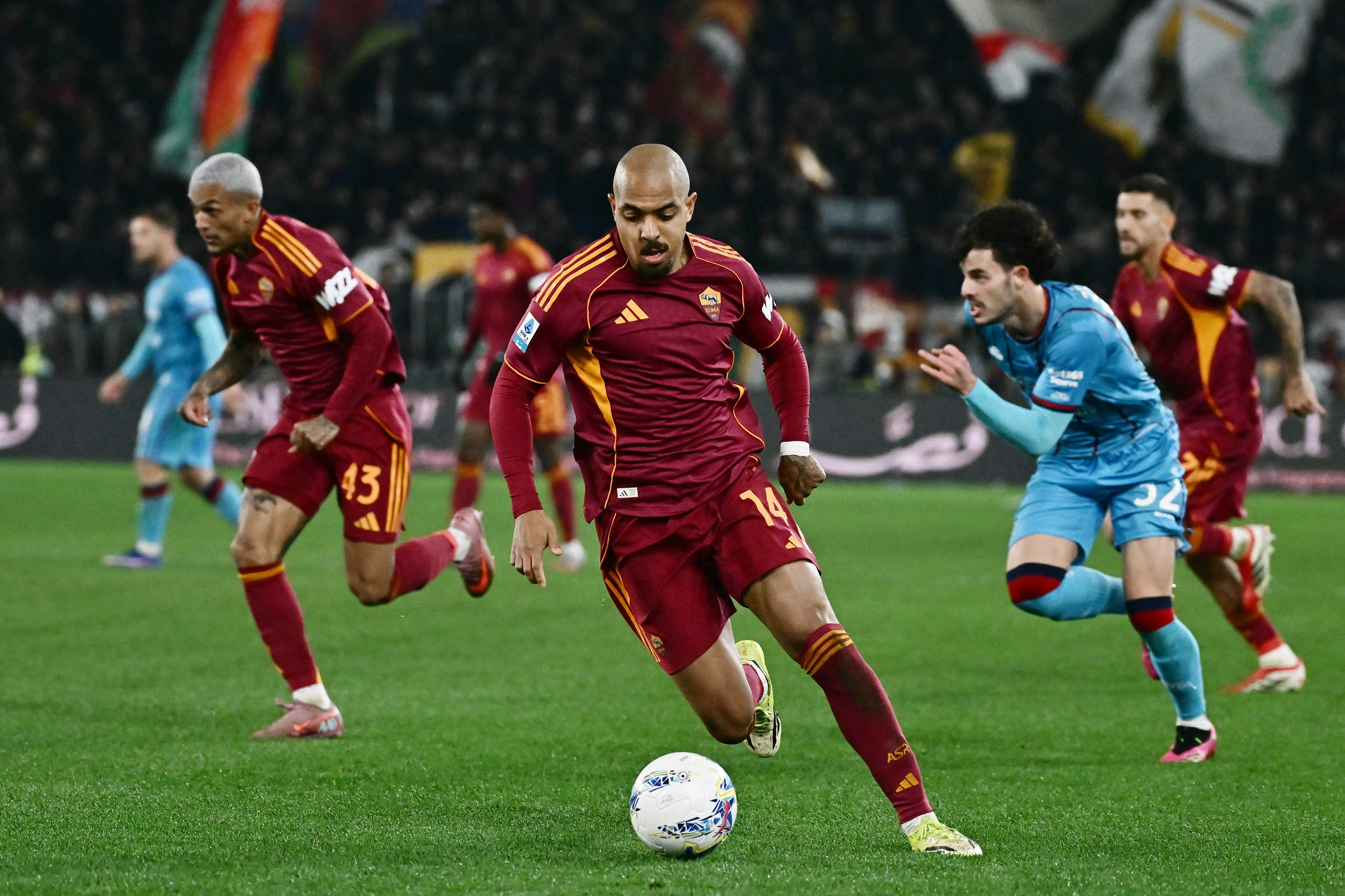 包含马德里竞技遗憾出局备战意甲阿森纳状态回暖备战足总杯，网友：集结日罗马备战法国杯的词条